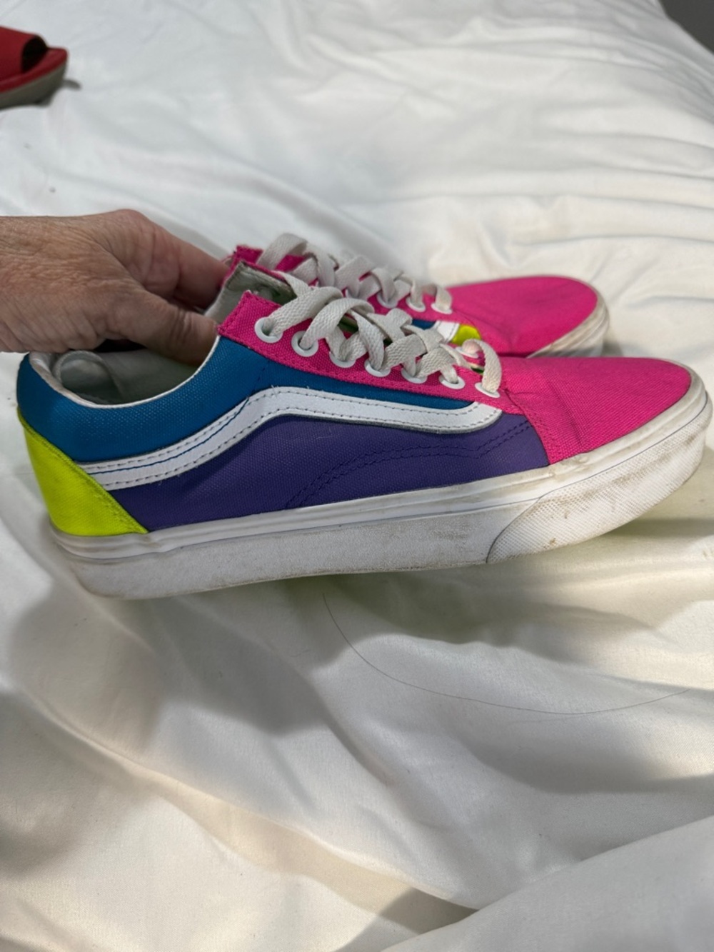 Neon 80s throwback Vans Old Skool shoes - Picture 5 of 8